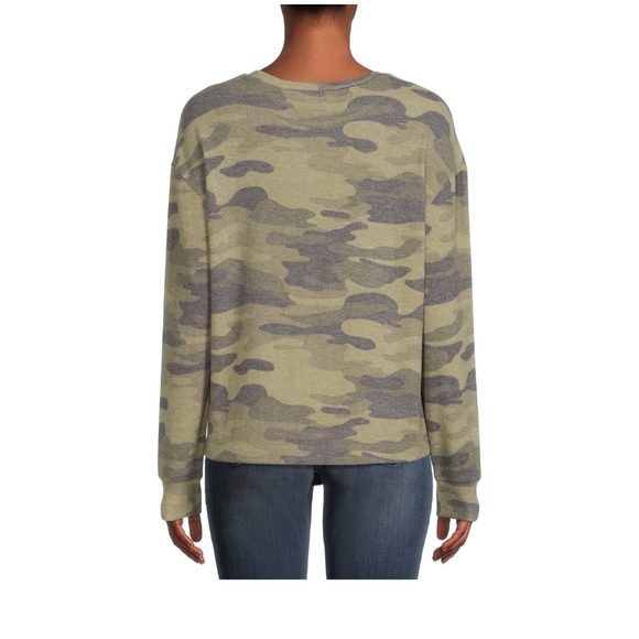 Time and Tru NWT Women's Relaxed Fit Long Sleeve Hacci Crew Neck Camo Top 892 - Picture 3 of 7